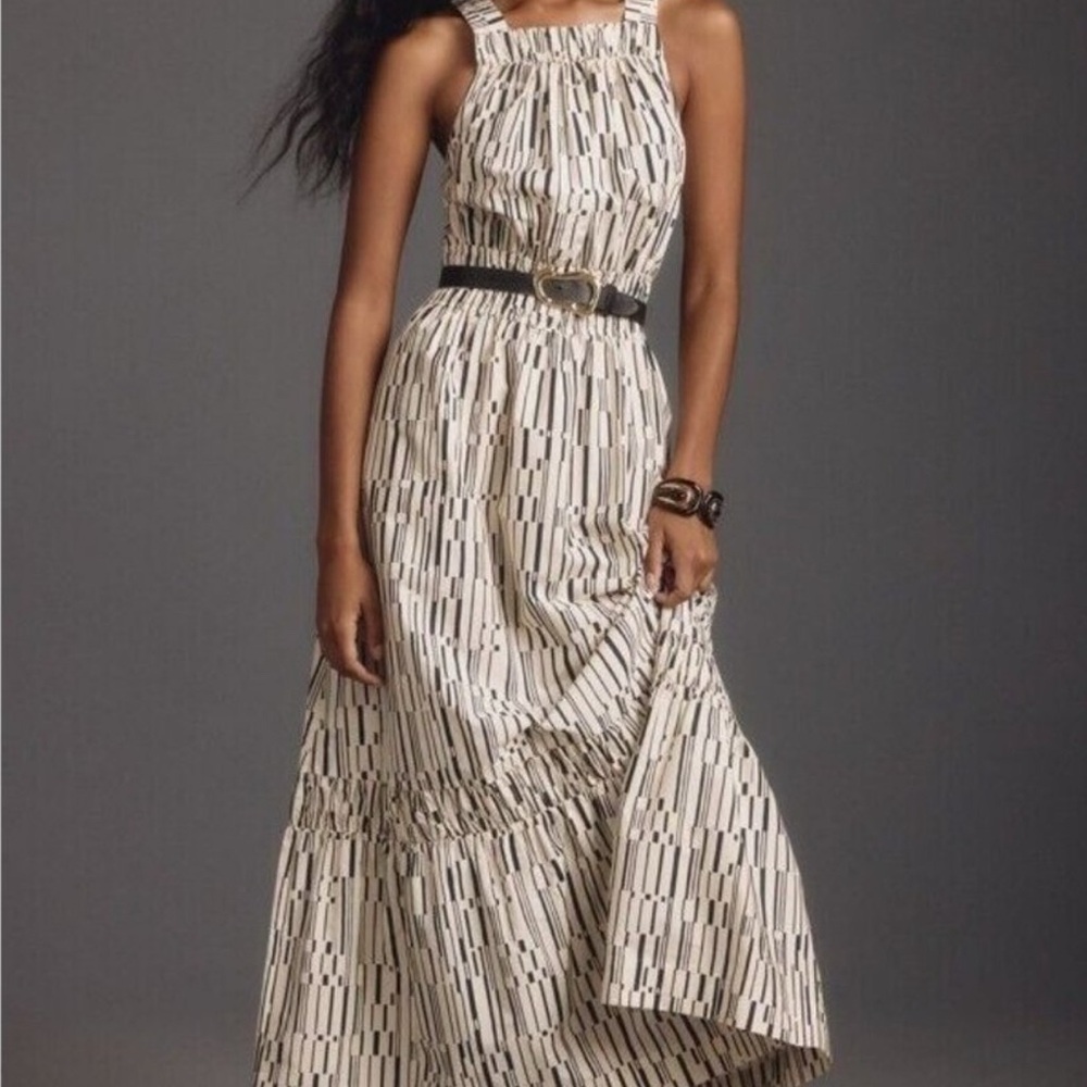 Elegant Black and White Patterned Maxi Dress
